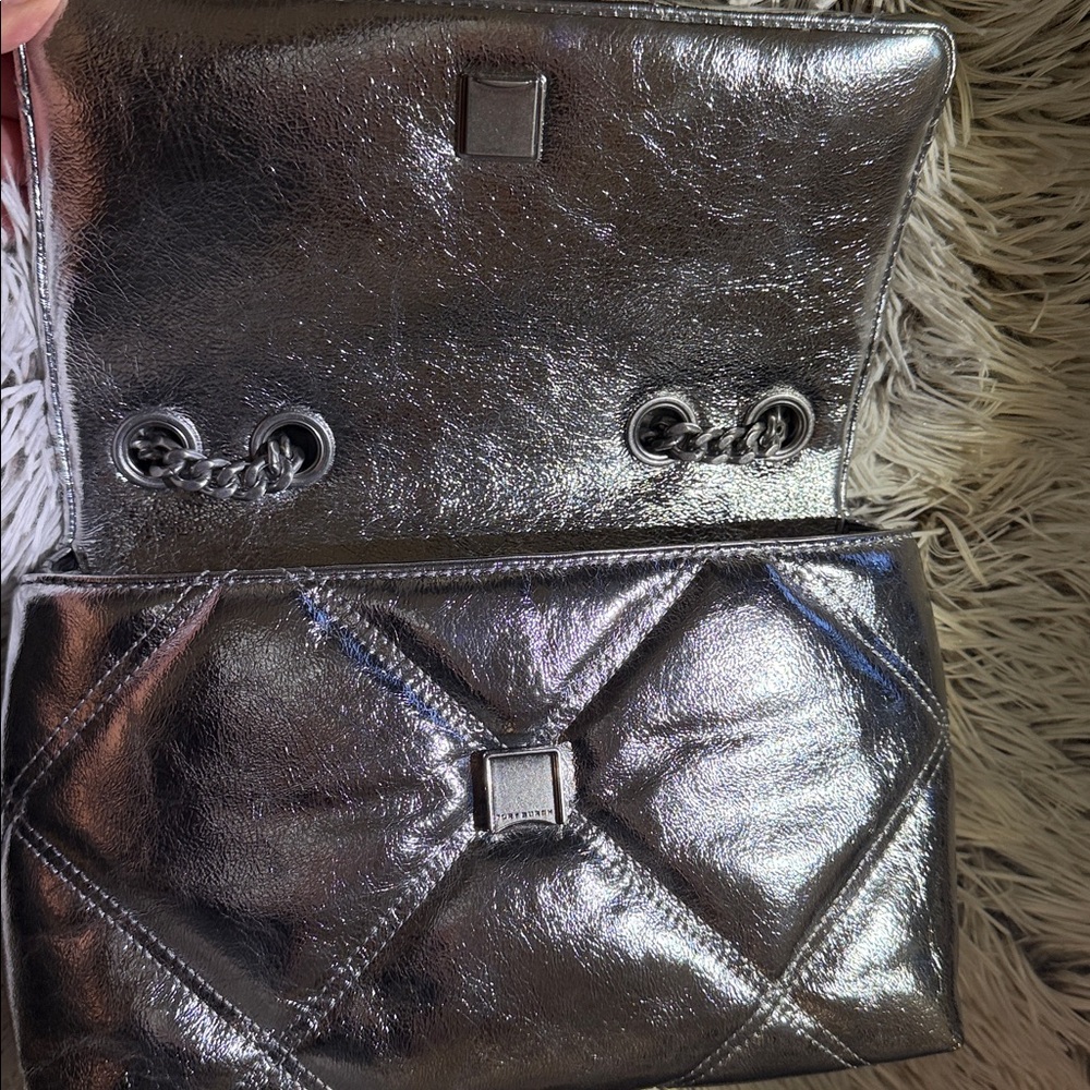 💕 Tory Burch Kira Small Quilted Convertible Bag 💕 - Picture 9 of 15